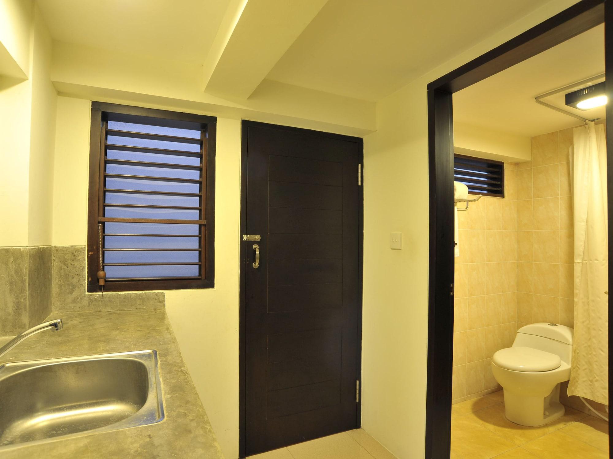 Ganga Hotel & Apartment Denpasa Buitenkant foto