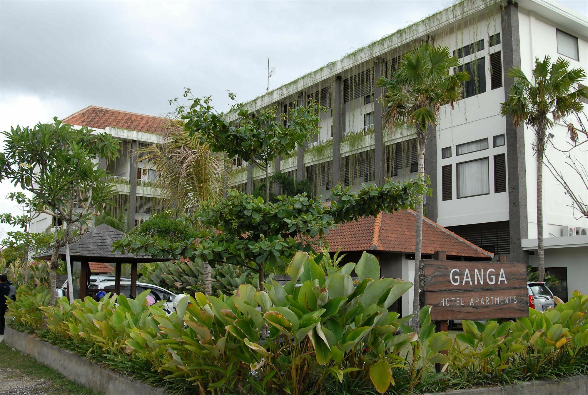 Ganga Hotel & Apartment Denpasa Buitenkant foto
