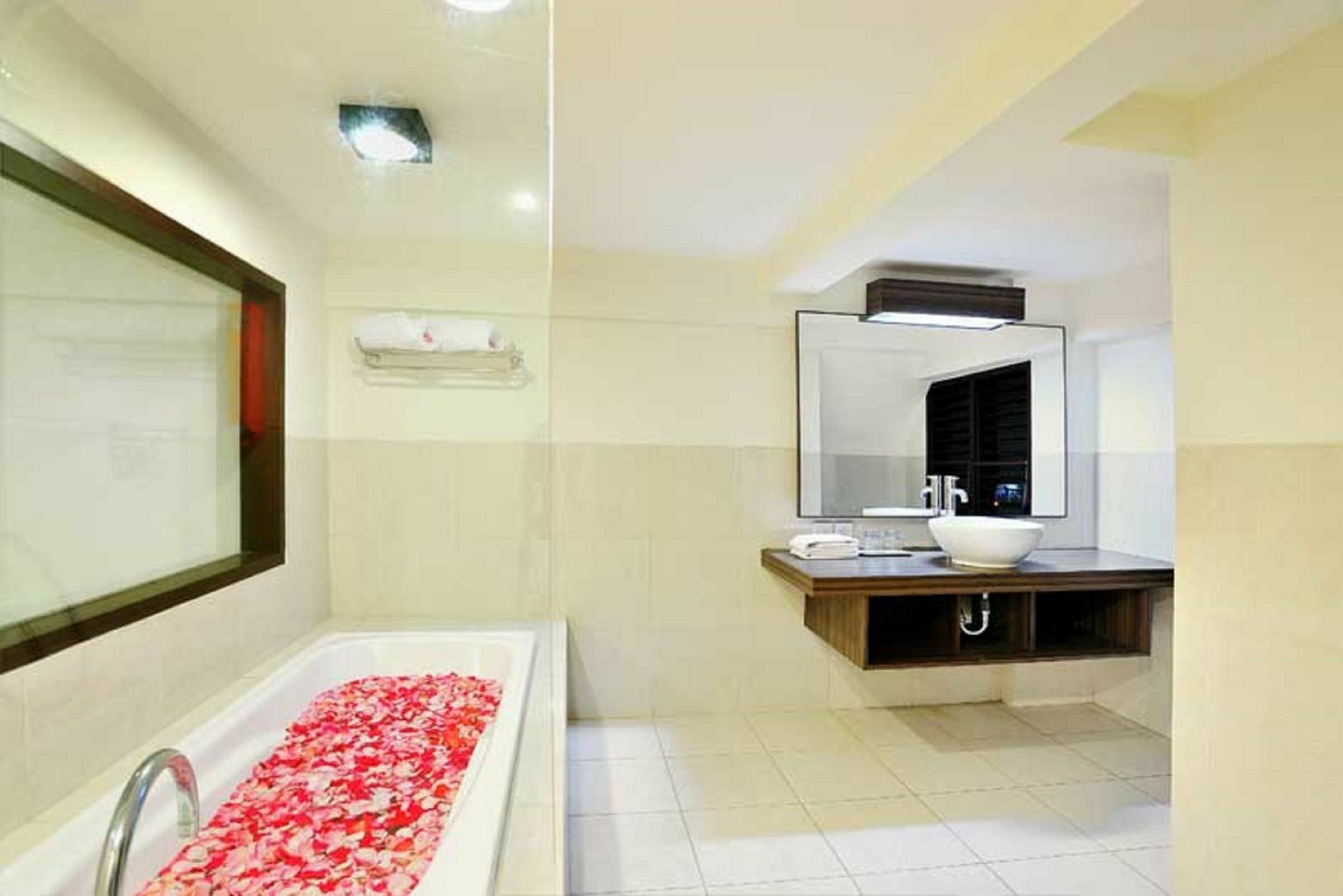 Ganga Hotel & Apartment Denpasa Buitenkant foto
