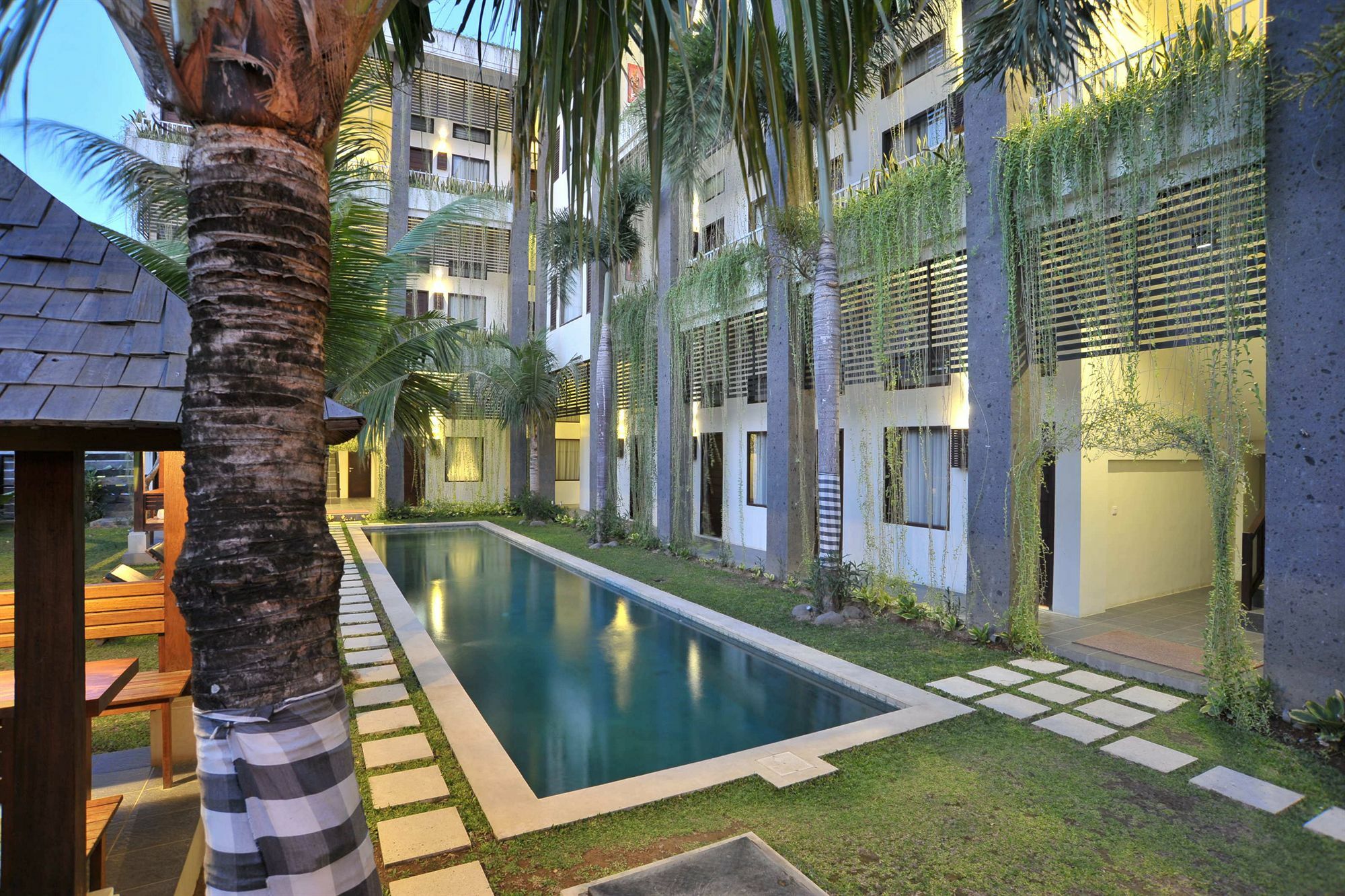 Ganga Hotel & Apartment Denpasa Buitenkant foto