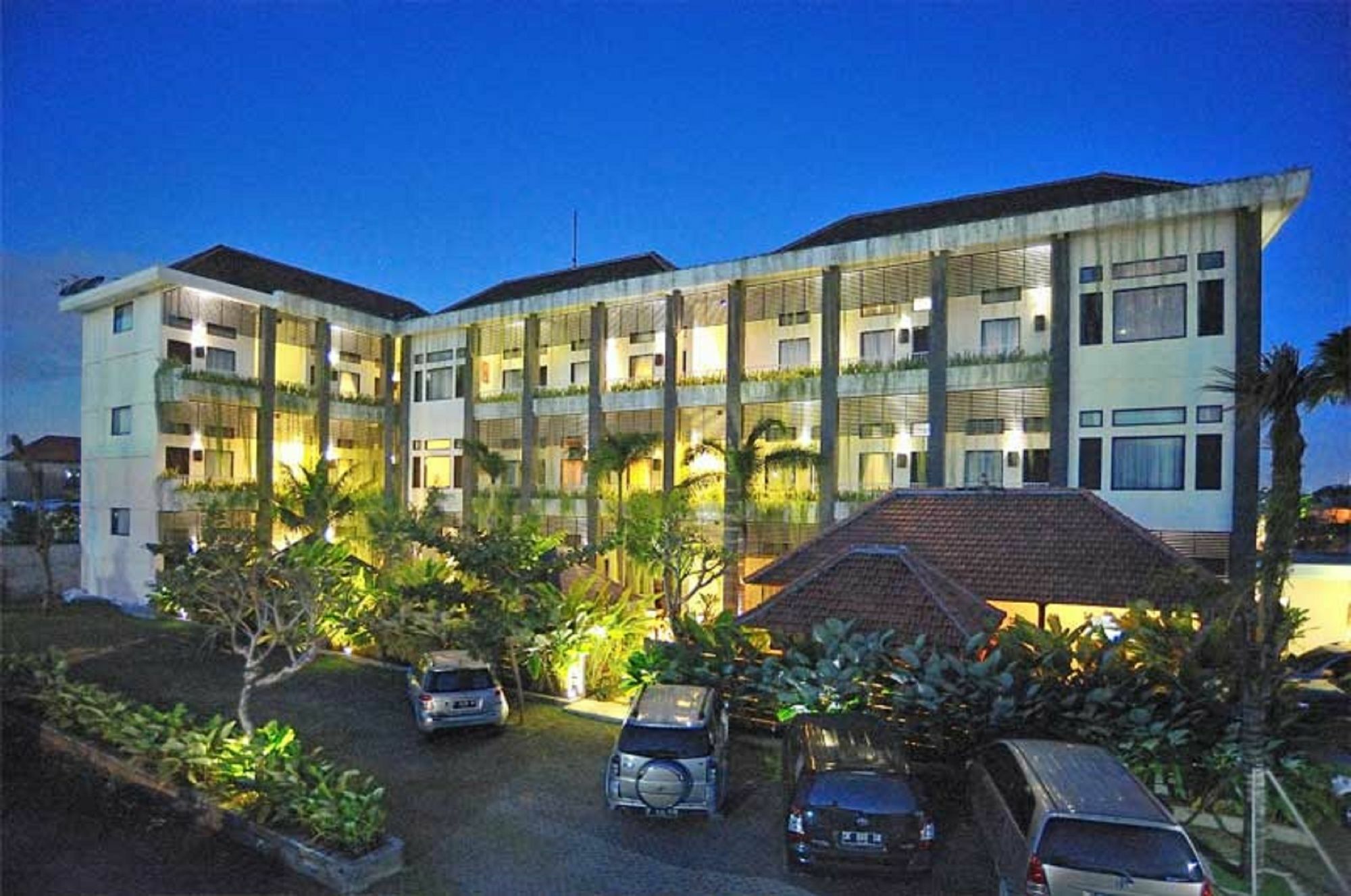 Ganga Hotel & Apartment Denpasa Buitenkant foto